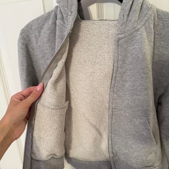 Brandy-melville Women's Grey Hoodie - Picture 4 of 8